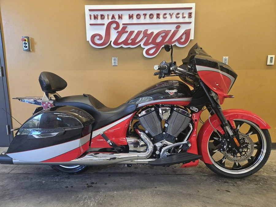 2016 Victory Motorcycles Magnum Suede Pearl White With Black & Silver
