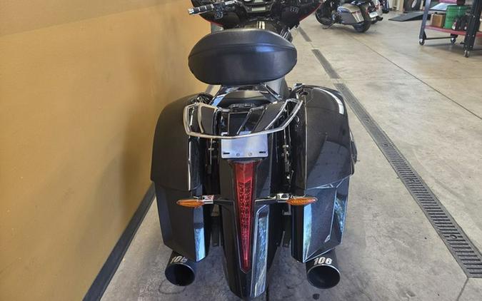 2016 Victory Motorcycles Magnum Suede Pearl White With Black & Silver