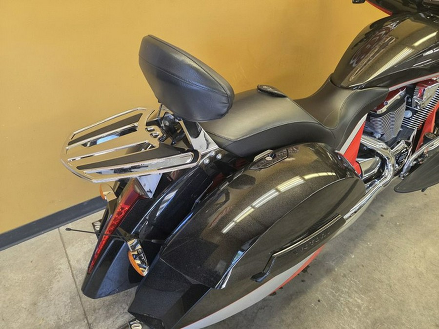 2016 Victory Motorcycles Magnum Suede Pearl White With Black & Silver