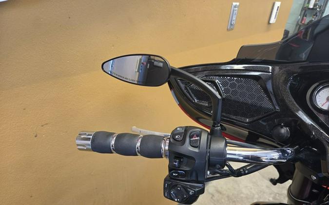 2016 Victory Motorcycles Magnum Suede Pearl White With Black & Silver