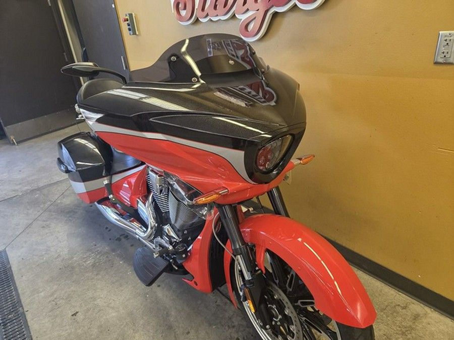 2016 Victory Motorcycles Magnum Suede Pearl White With Black & Silver