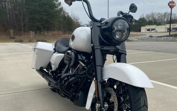 2024 Harley-Davidson Road King Special White Onyx Pearl