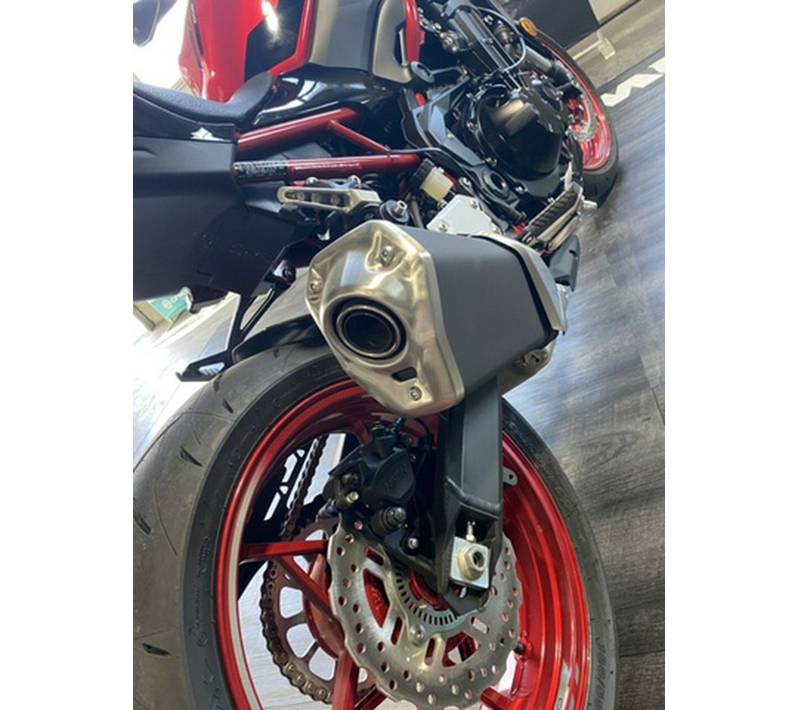 2024 Kawasaki Z900 ABS Candy Persimmon RedEbony