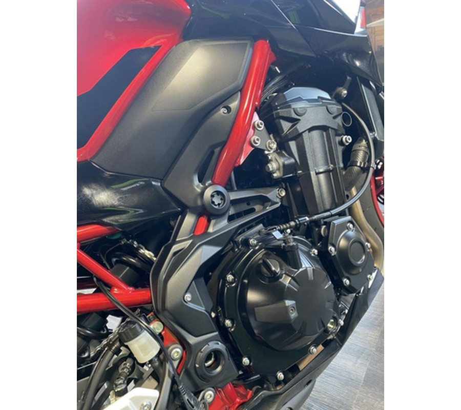 2024 Kawasaki Z900 ABS Candy Persimmon RedEbony