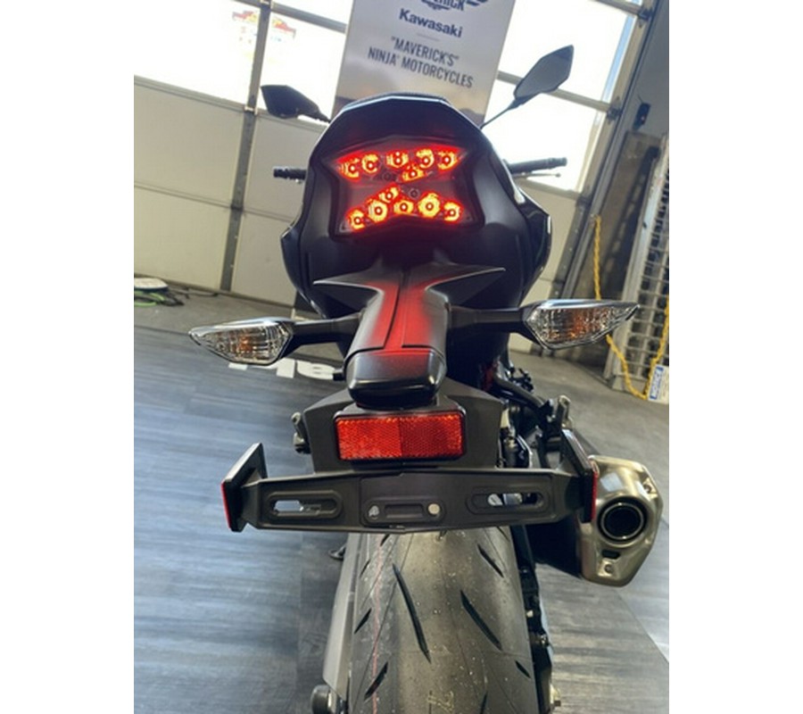 2024 Kawasaki Z900 ABS Candy Persimmon RedEbony