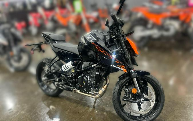 2026 KTM 250 DUKE
