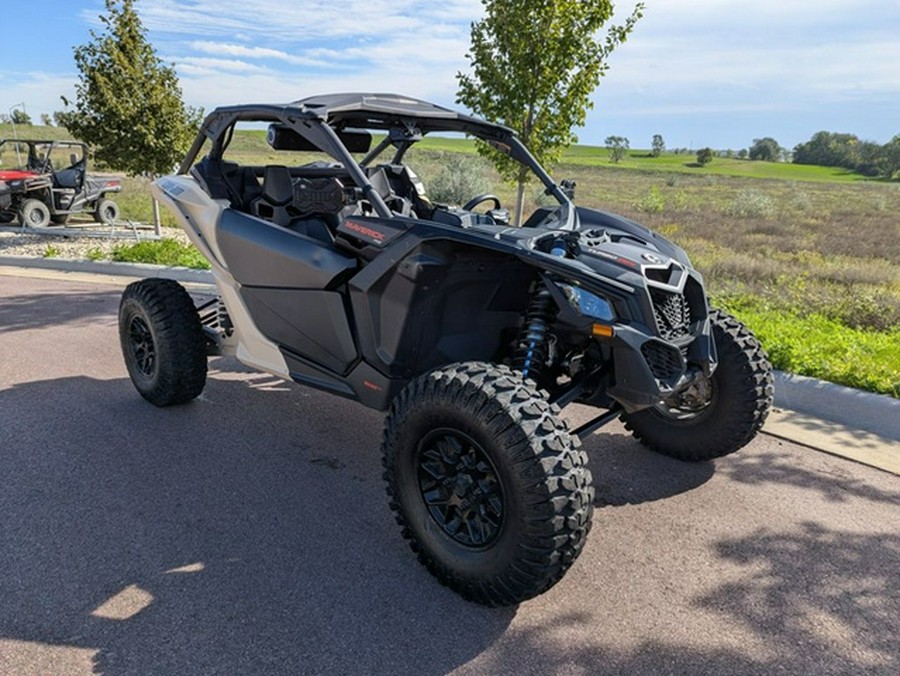2023 Can-Am Maverick X3 RS Turbo RR Desert Tan & Carbon Black