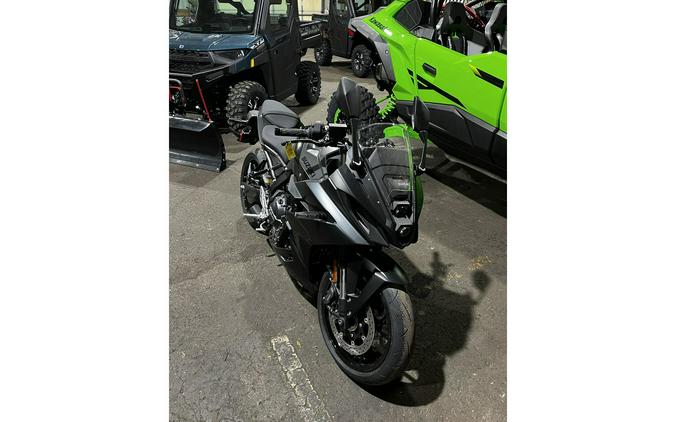 2025 Suzuki GSX-S 8R