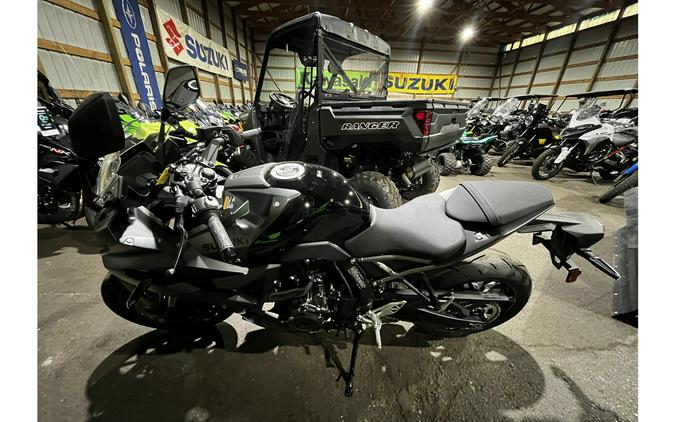 2025 Suzuki GSX-S 8R