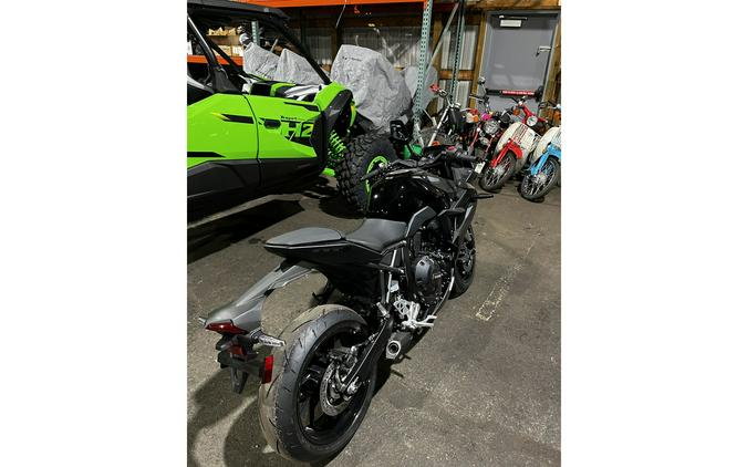 2025 Suzuki GSX-S 8R