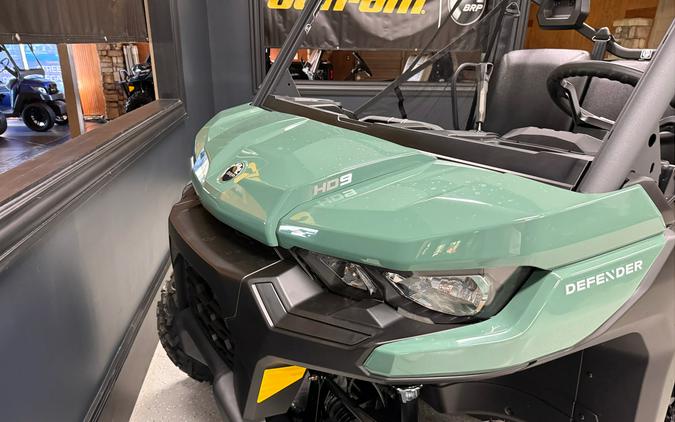 2025 Can-Am Defender HD9