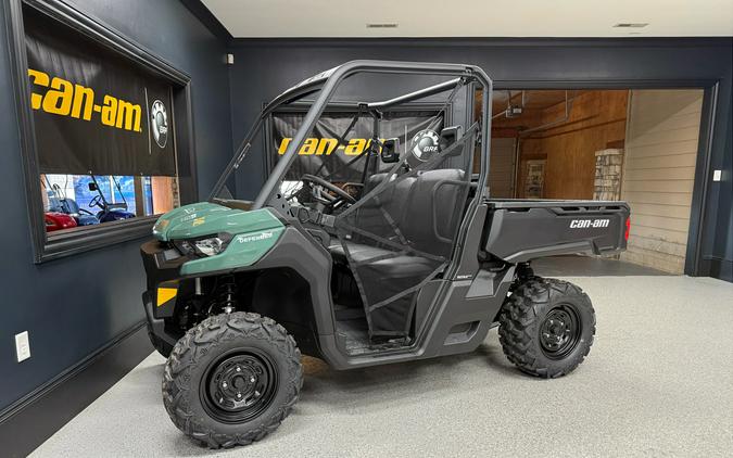 2025 Can-Am Defender HD9