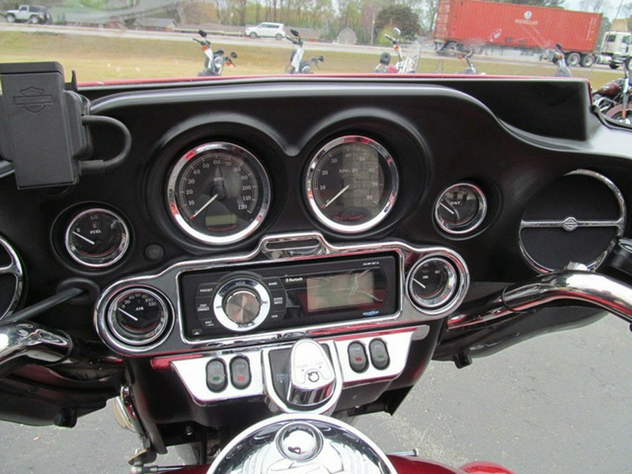 2012 Harley-Davidson FLHTCUTG - Tri Glide Ultra Classic