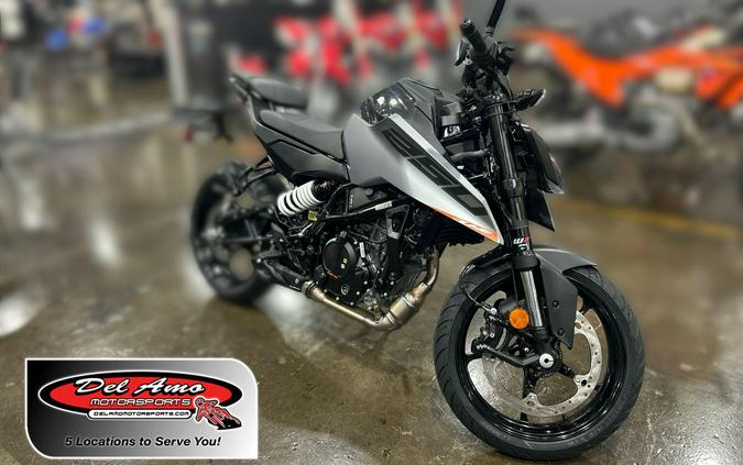 2026 KTM 250 DUKE