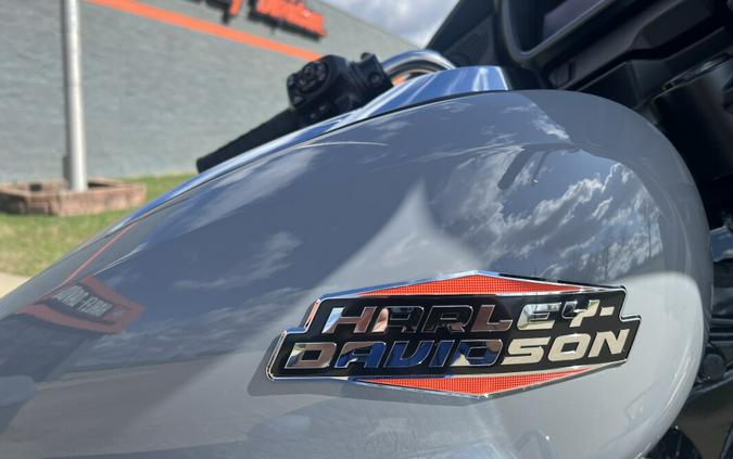 2026 Harley-Davidson® Street Glide® Dark Billiard Gray Black Solo Cast Wheels