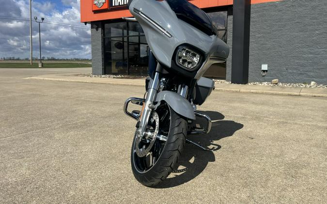 2026 Harley-Davidson® Street Glide® Dark Billiard Gray Black Solo Cast Wheels