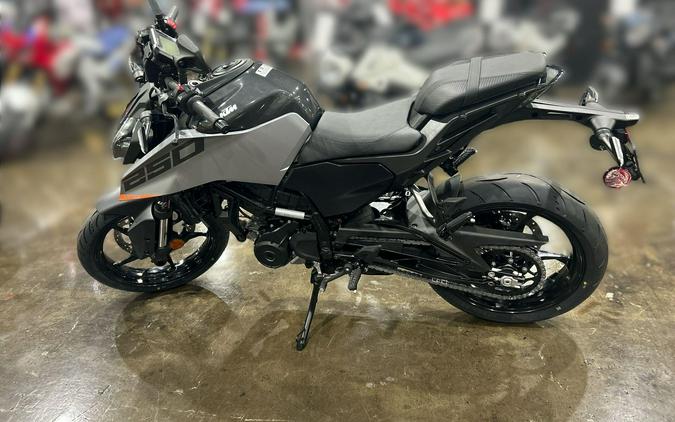 2026 KTM 250 DUKE