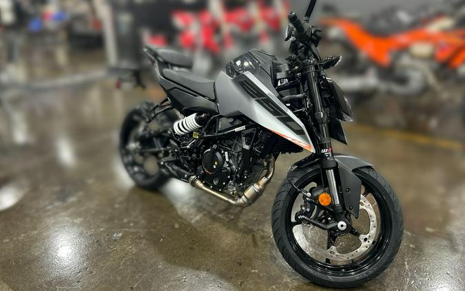 2026 KTM 250 DUKE