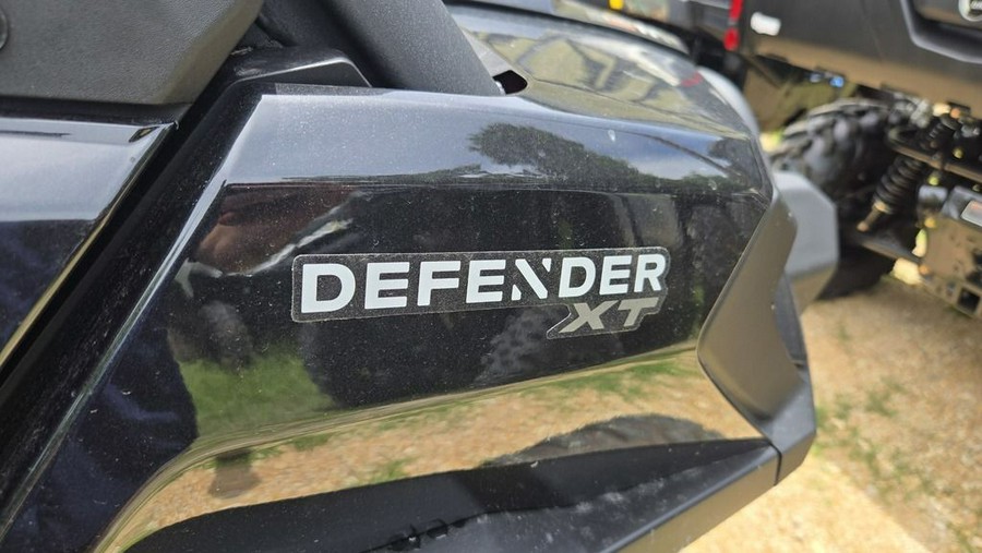 2026 Can-Am® Defender MAX XT CAB HD11