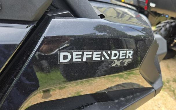 2026 Can-Am® Defender MAX XT CAB HD11