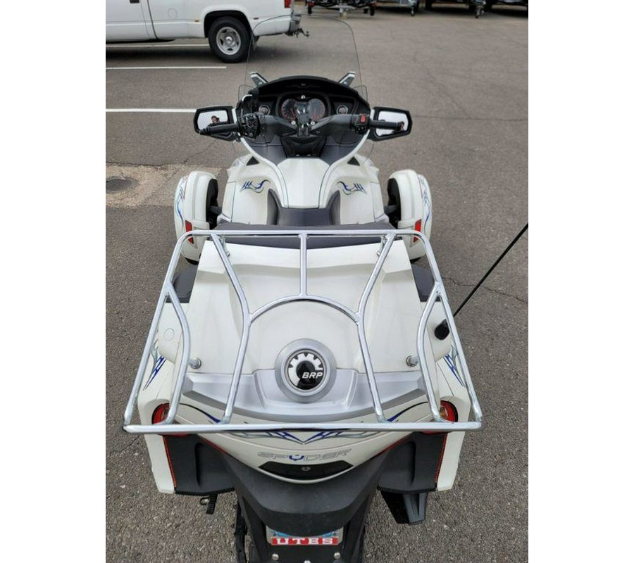 2014 Can-Am® Spyder® RT-S SE6