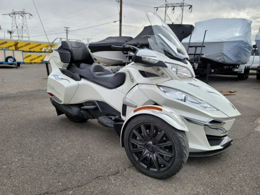 2014 Can-Am® Spyder® RT-S SE6