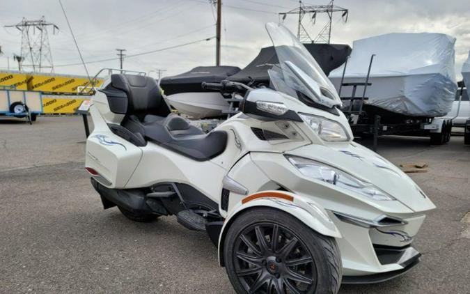 2014 Can-Am® Spyder® RT-S SE6