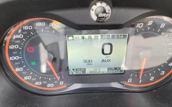 2014 Can-Am® Spyder® RT-S SE6