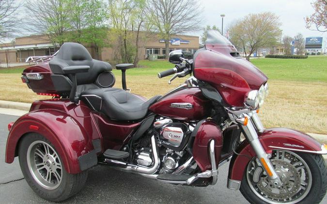 2017 Harley-Davidson Trike FLHTCUTG - Tri Glide Ultra