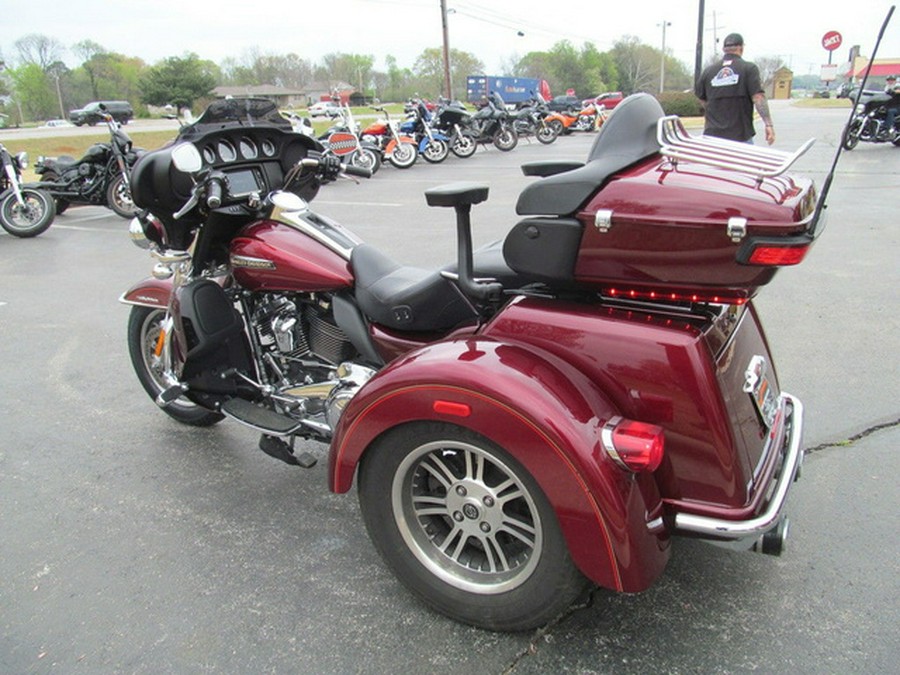 2017 Harley-Davidson Trike FLHTCUTG - Tri Glide Ultra