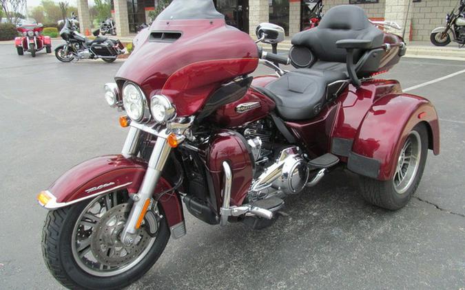 2017 Harley-Davidson Trike FLHTCUTG - Tri Glide Ultra