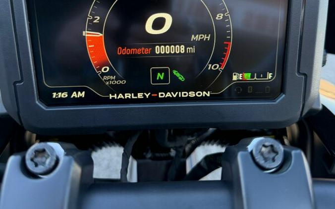 2026 Harley-Davidson® Pan America® 1250 Special Vivid Black Black Laced Wheels