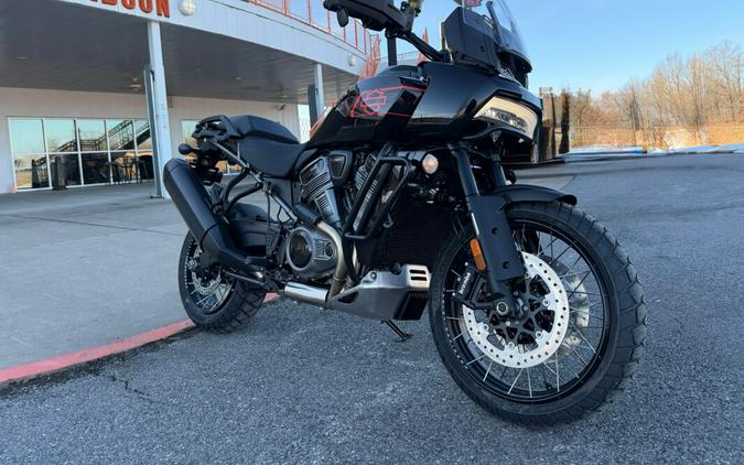 2026 Harley-Davidson® Pan America® 1250 Special Vivid Black Black Laced Wheels