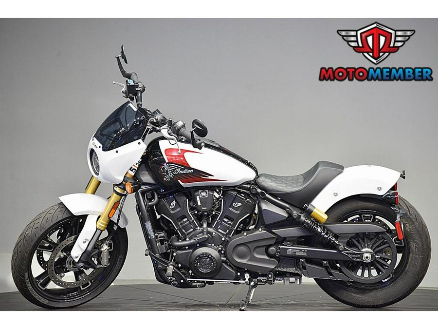 2025 Indian Motorcycle 101 SCOUT Ghost White Metallic with Graphics