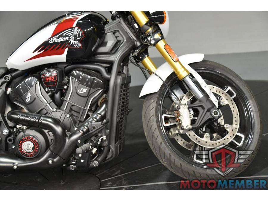 2025 Indian Motorcycle 101 SCOUT Ghost White Metallic with Graphics
