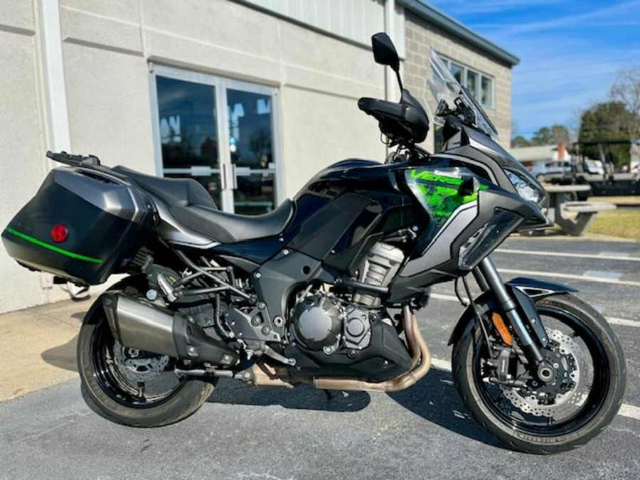 2022 Kawasaki Versys® 1000 SE LT+