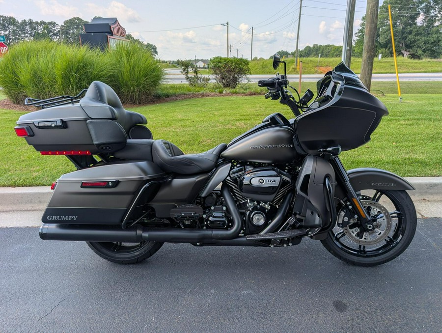 2021 Harley-Davidson® Road Glide® Limited River Rock Gray Denim/Black Denim - Black Finish