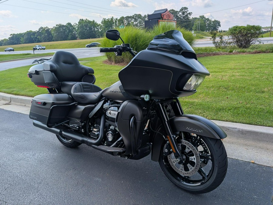 2021 Harley-Davidson® Road Glide® Limited River Rock Gray Denim/Black Denim - Black Finish