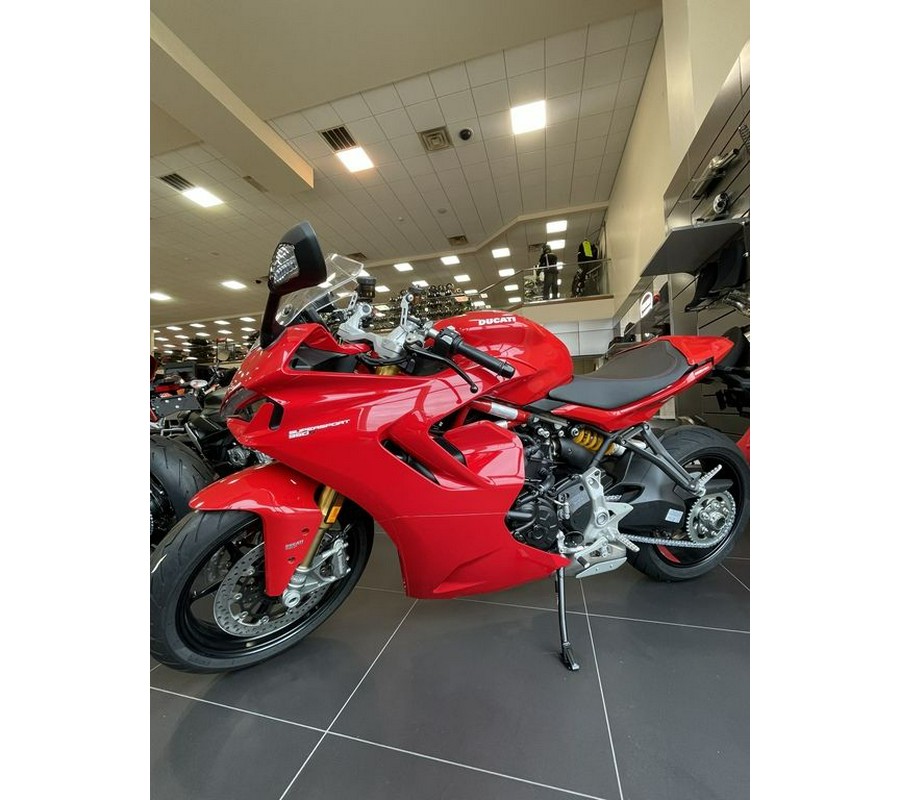 2024 Ducati Supersport 950 S Red