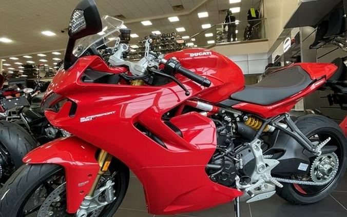 2024 Ducati Supersport 950 S Red