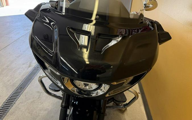 2023 Indian Challenger Limited Black Metallic