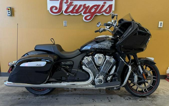 2023 Indian Challenger Limited Black Metallic