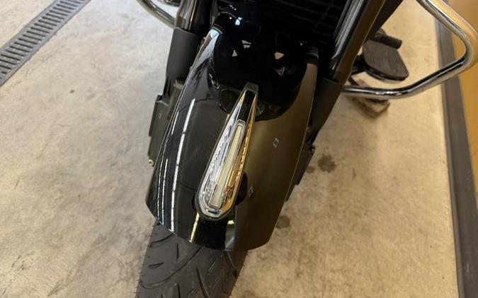 2023 Indian Challenger Limited Black Metallic
