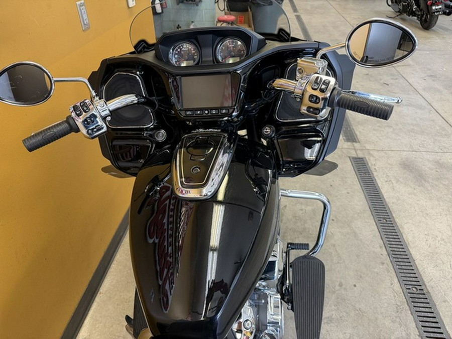 2023 Indian Challenger Limited Black Metallic