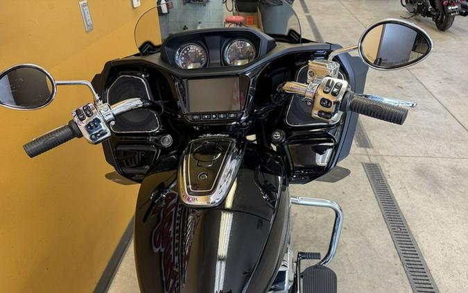 2023 Indian Challenger Limited Black Metallic