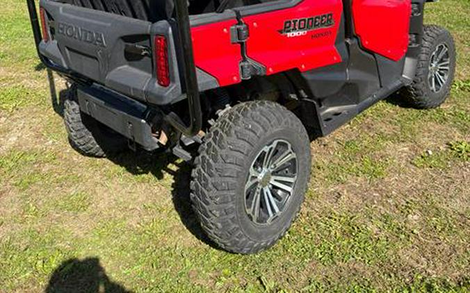 2018 Honda Pioneer 1000-5 Deluxe