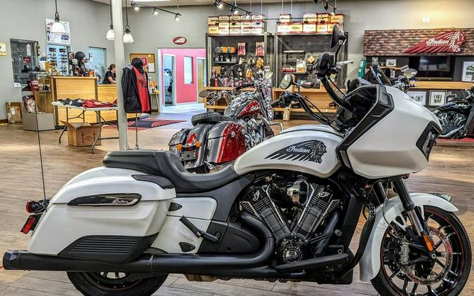 2020 Indian Challenger Dark Horse Review (24 Fast Facts)