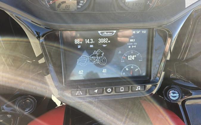 2023 Indian Motorcycle® Challenger® Dark Horse® Indy Red / Black Metallic