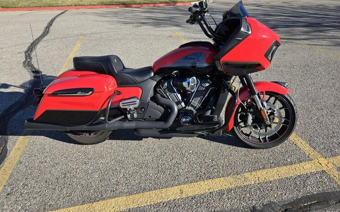 2023 Indian Motorcycle® Challenger® Dark Horse® Indy Red / Black Metallic