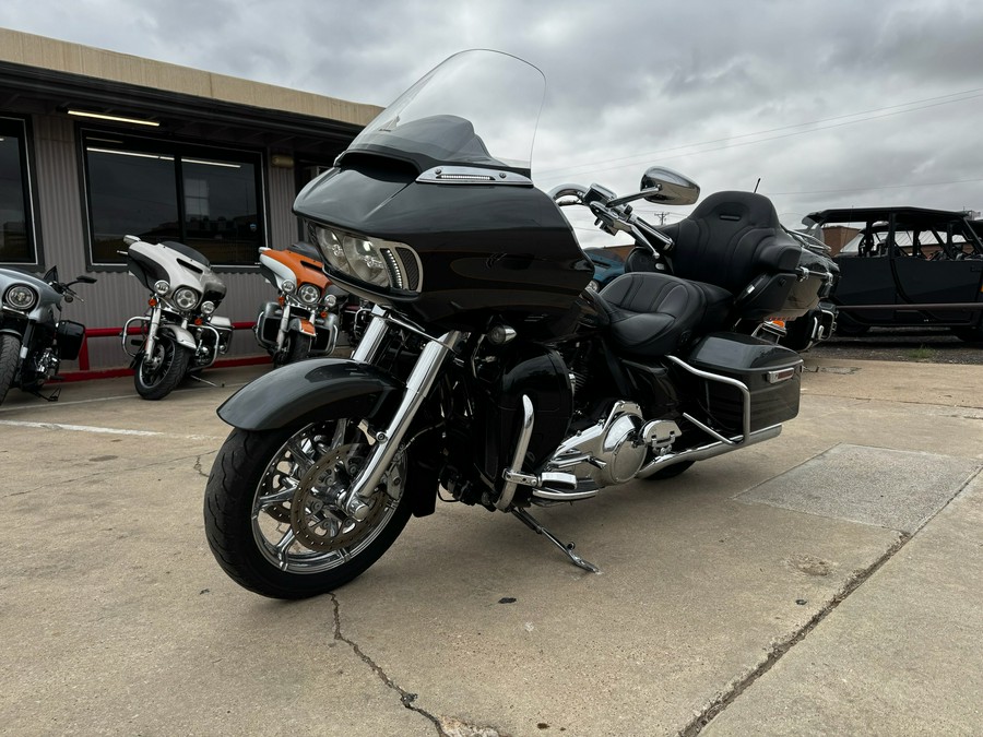 2016 Harley-Davidson CVO™ Road Glide™ Ultra